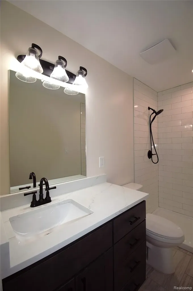58085 Dulwich Washington Township MI 48094