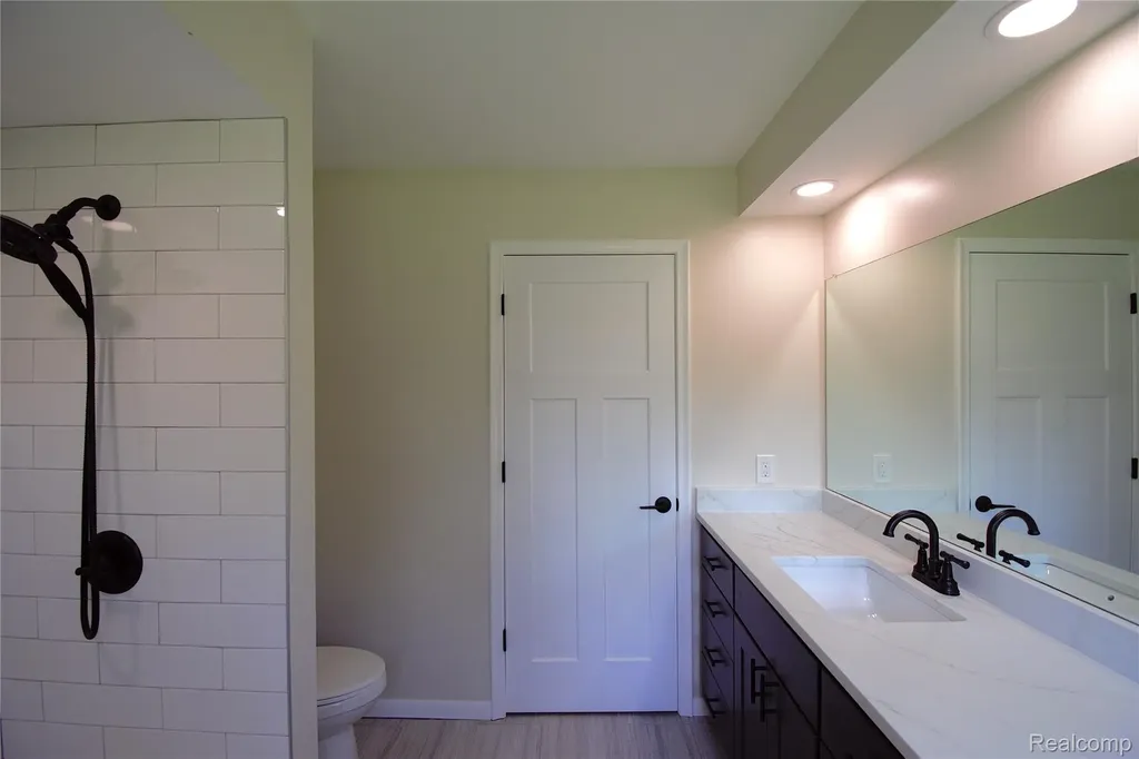 58085 Dulwich Washington Township MI 48094