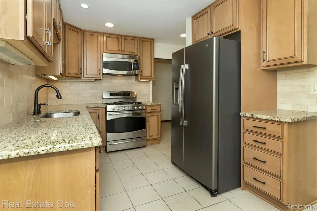 30000 Wildbrook Drive Southfield City MI 48034