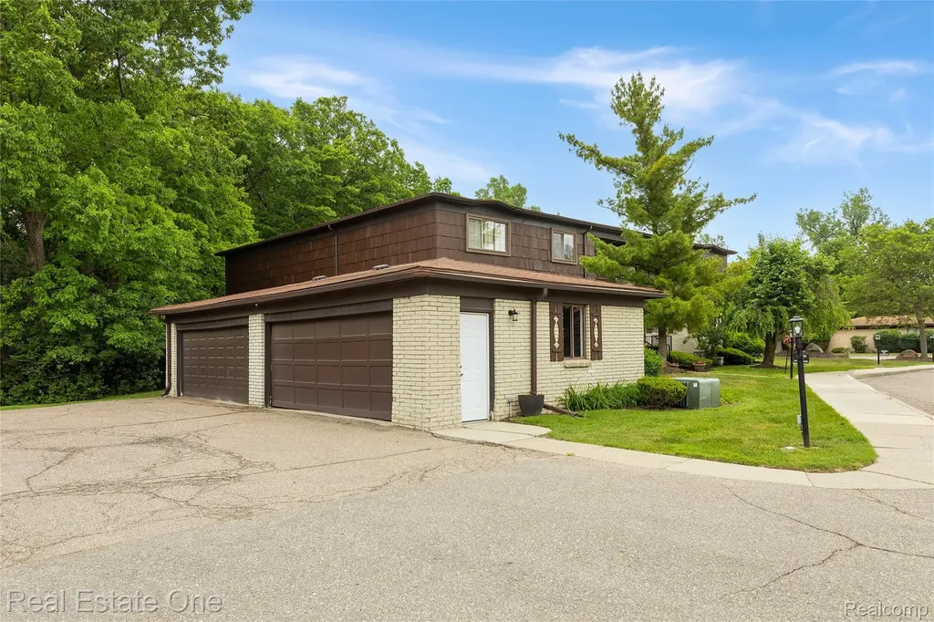 30000 Wildbrook Drive Southfield City MI 48034