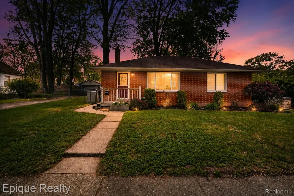 29087 Howard Avenue Madison Heights City MI 48071
