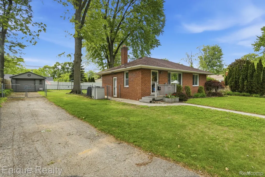 29087 Howard Avenue Madison Heights City MI 48071