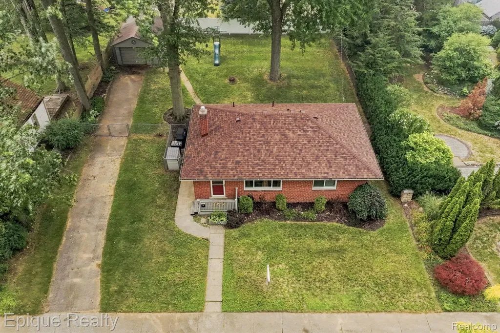 29087 Howard Avenue Madison Heights City MI 48071