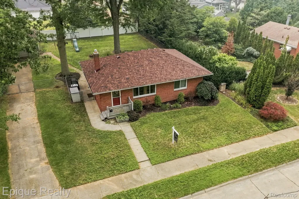 29087 Howard Avenue Madison Heights City MI 48071
