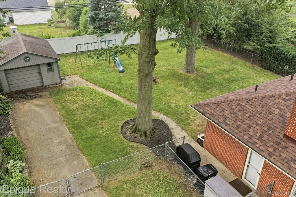 29087 Howard Avenue Madison Heights City MI 48071