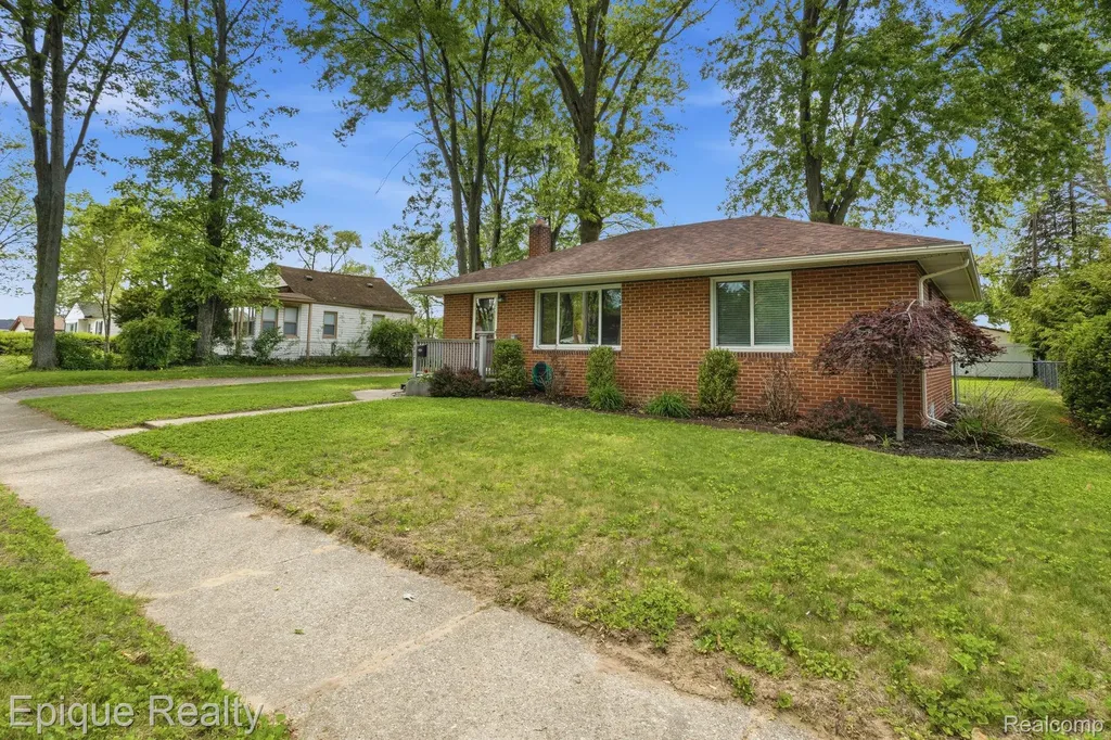29087 Howard Avenue Madison Heights City MI 48071