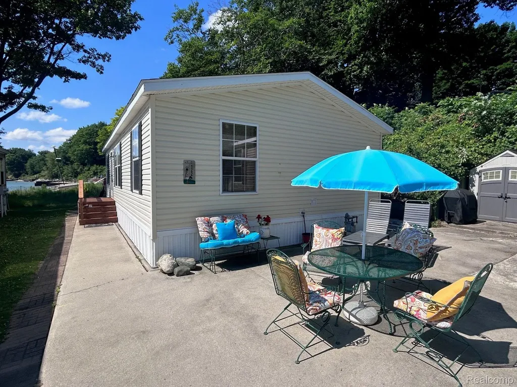 6103 Lakeshore Road Worth Township MI 48450