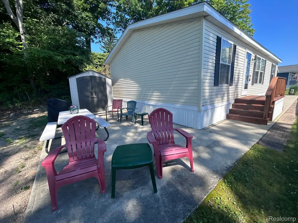 6103 Lakeshore Road Worth Township MI 48450