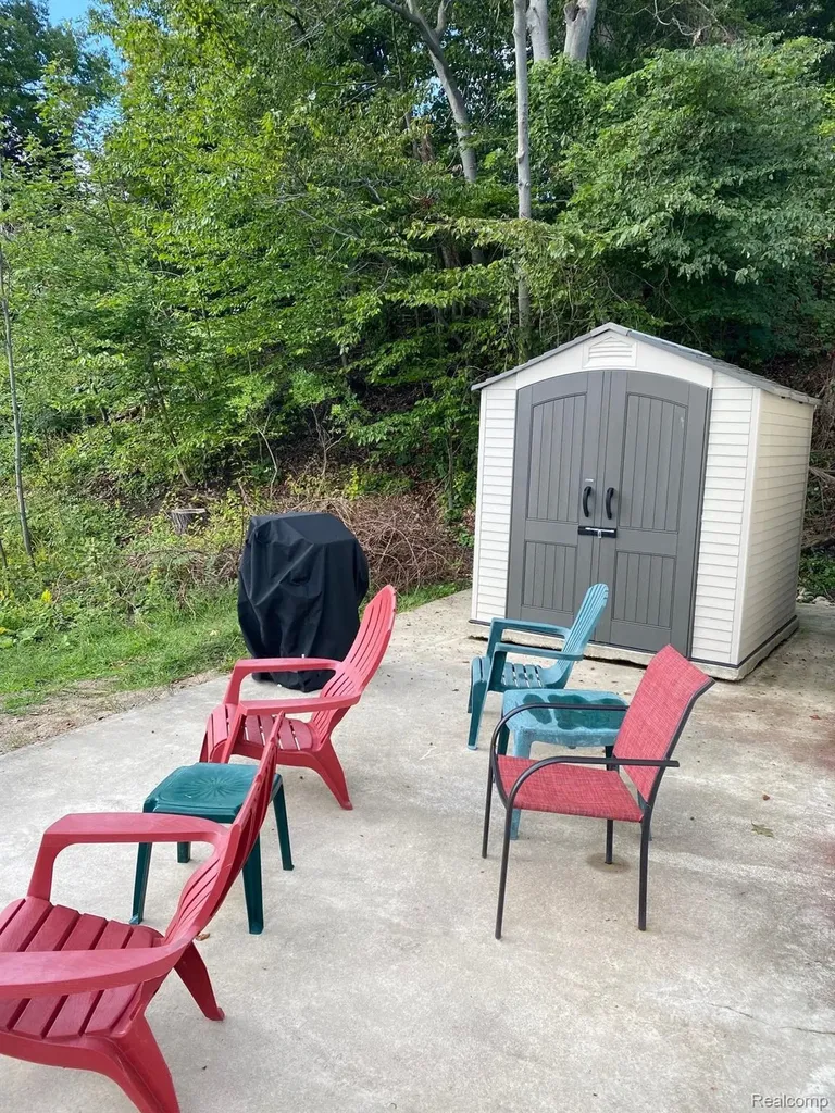 6103 Lakeshore Road Worth Township MI 48450