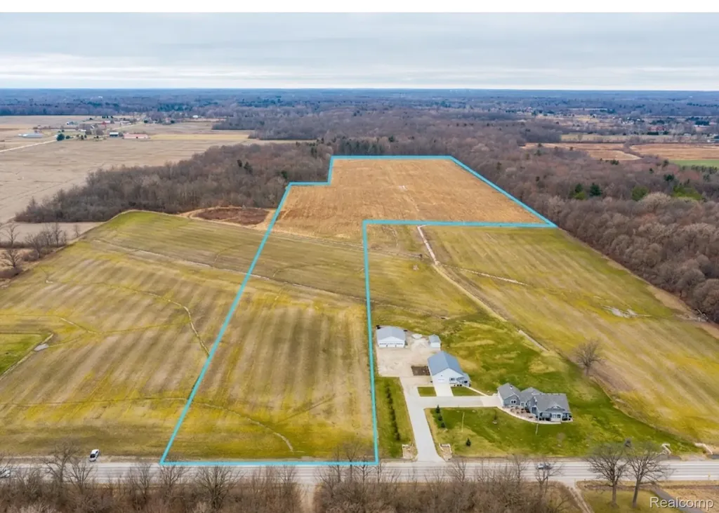 2290 Wadhams Road St. Clair City MI 48079