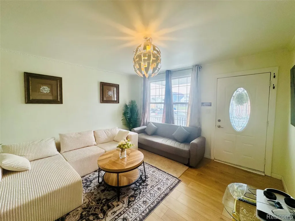 5038 Evaline Street Hamtramck City MI 48212