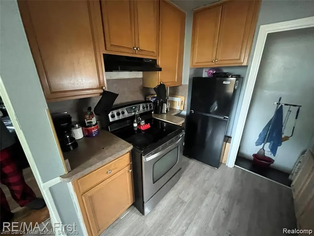 8810 Farmbrook Street Detroit City MI 48224