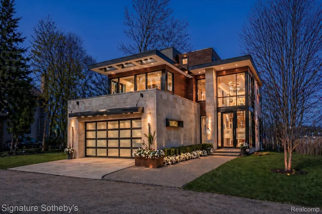 1105 Oregon Boulevard Waterford Charter Township MI 48327