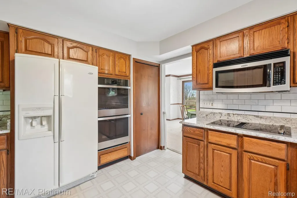 555 Crawford Farm Lane Milford Charter Township MI 48380