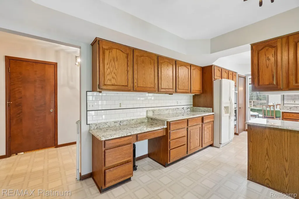 555 Crawford Farm Lane Milford Charter Township MI 48380