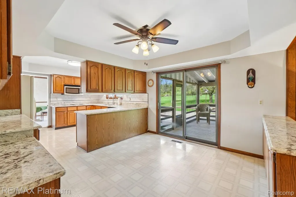 555 Crawford Farm Lane Milford Charter Township MI 48380