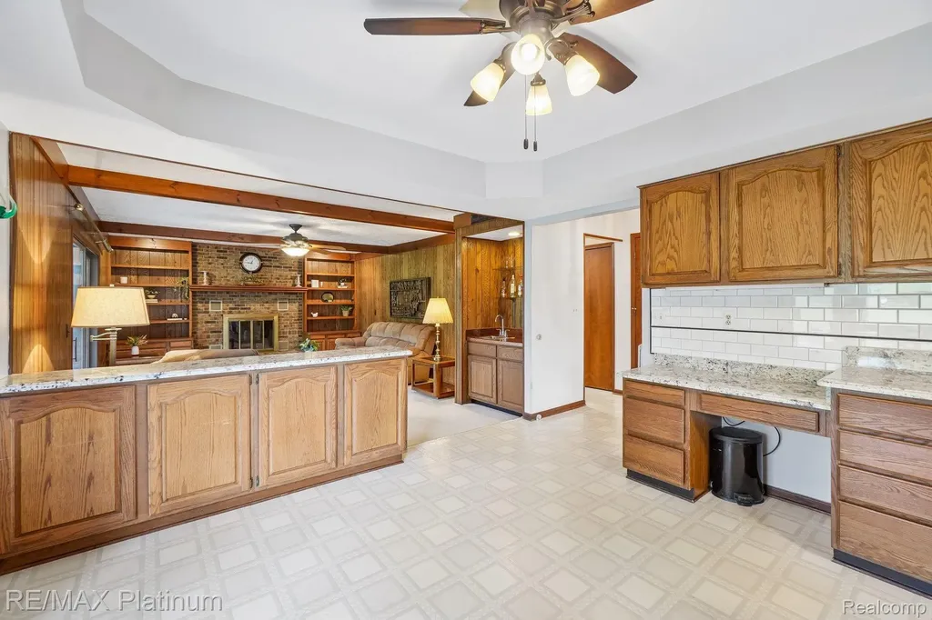 555 Crawford Farm Lane Milford Charter Township MI 48380