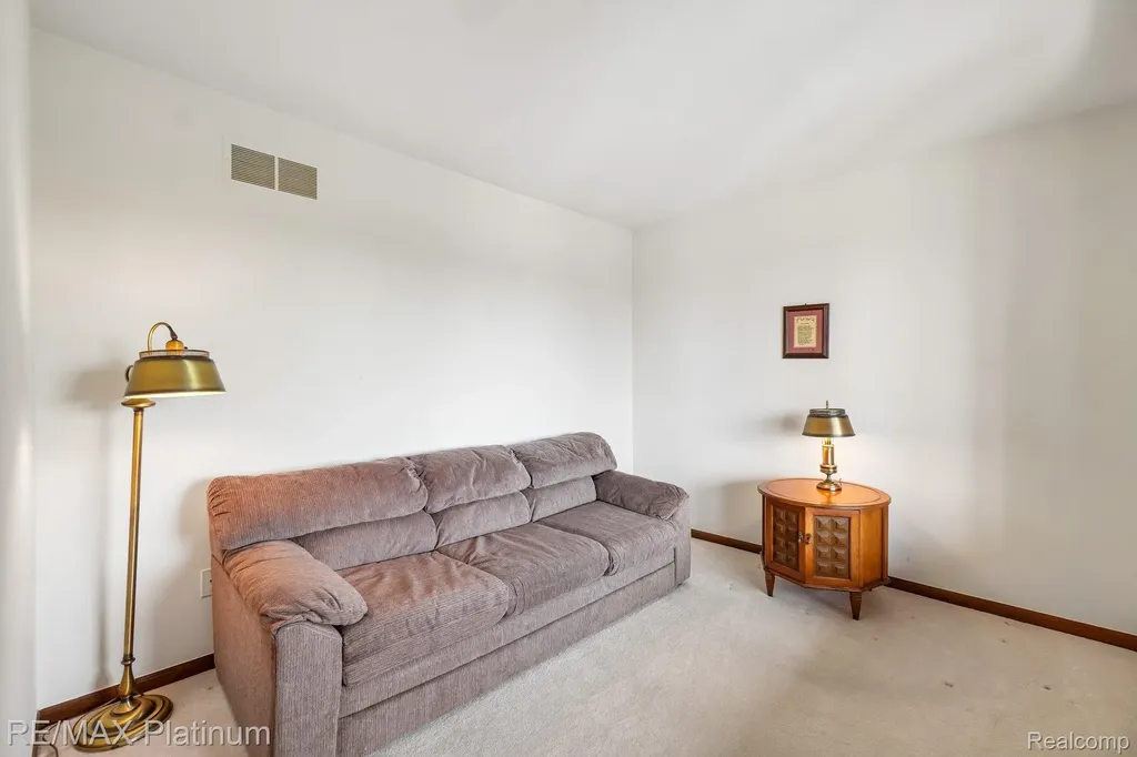 555 Crawford Farm Lane Milford Charter Township MI 48380