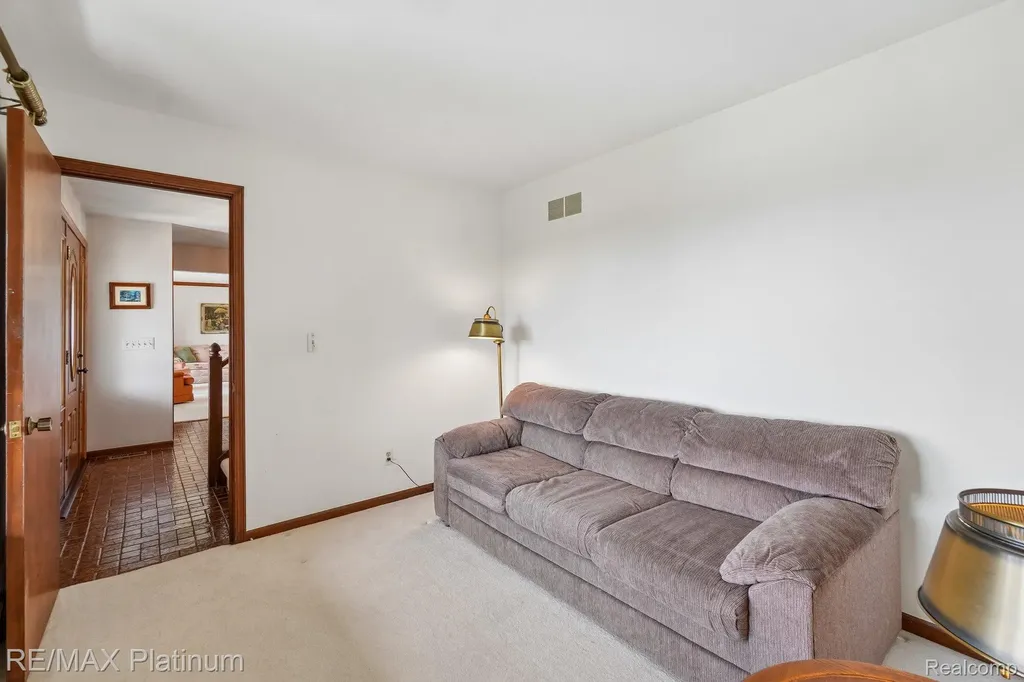 555 Crawford Farm Lane Milford Charter Township MI 48380
