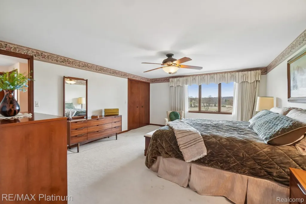 555 Crawford Farm Lane Milford Charter Township MI 48380