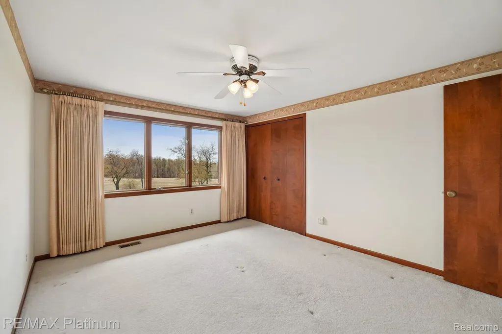 555 Crawford Farm Lane Milford Charter Township MI 48380