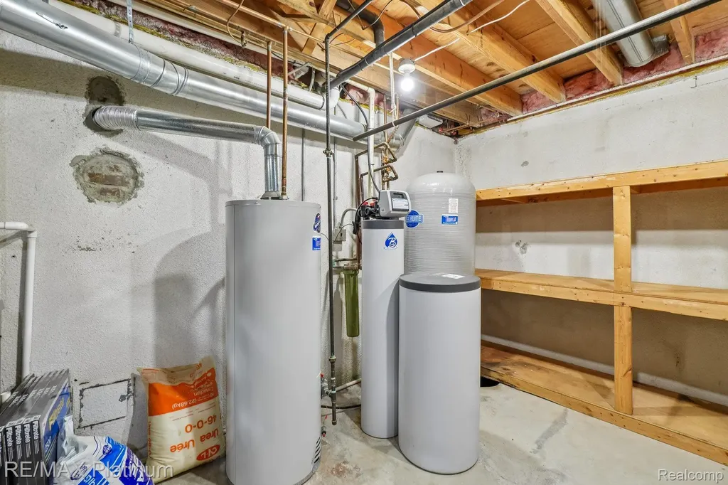 555 Crawford Farm Lane Milford Charter Township MI 48380