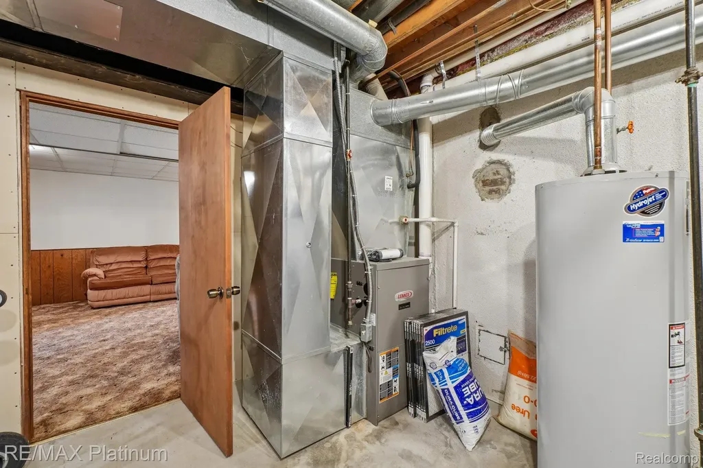 555 Crawford Farm Lane Milford Charter Township MI 48380