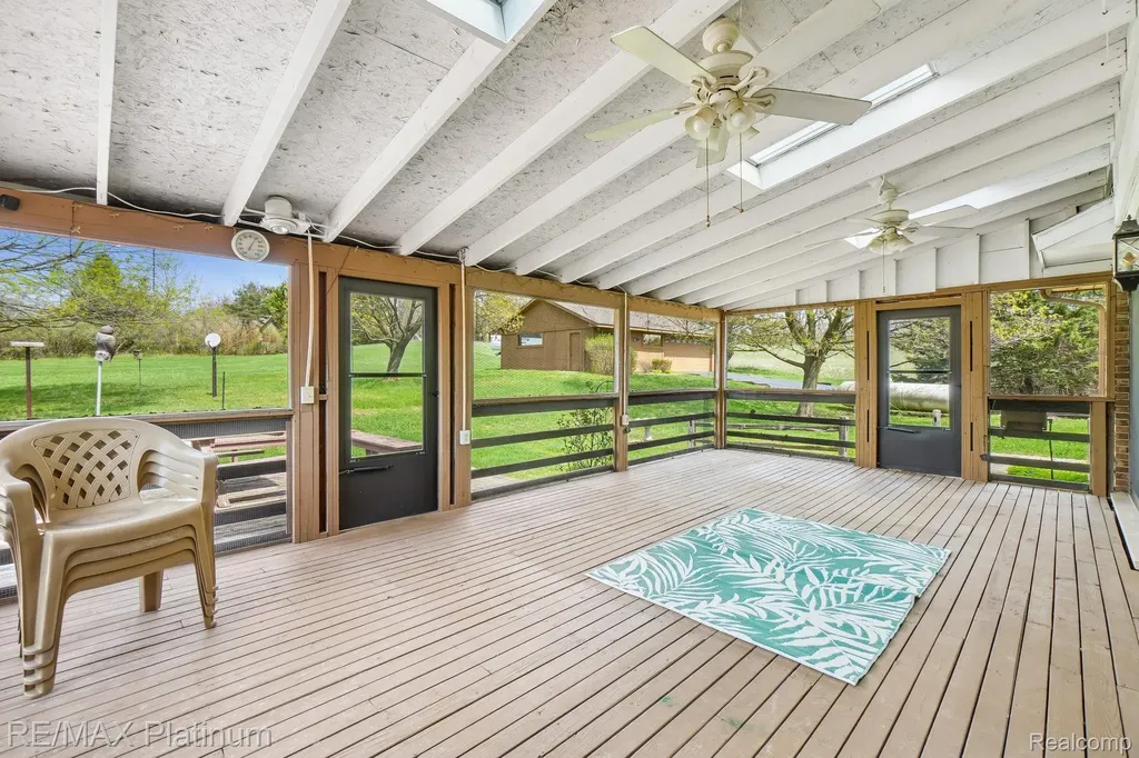 555 Crawford Farm Lane Milford Charter Township MI 48380