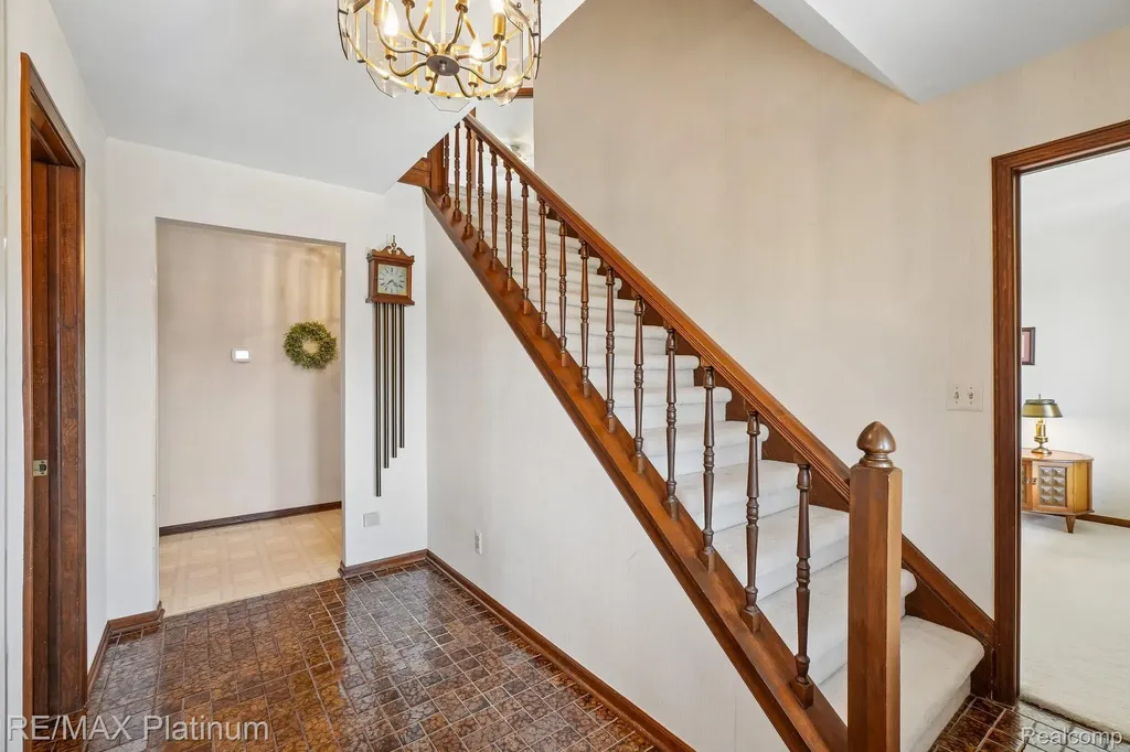 555 Crawford Farm Lane Milford Charter Township MI 48380