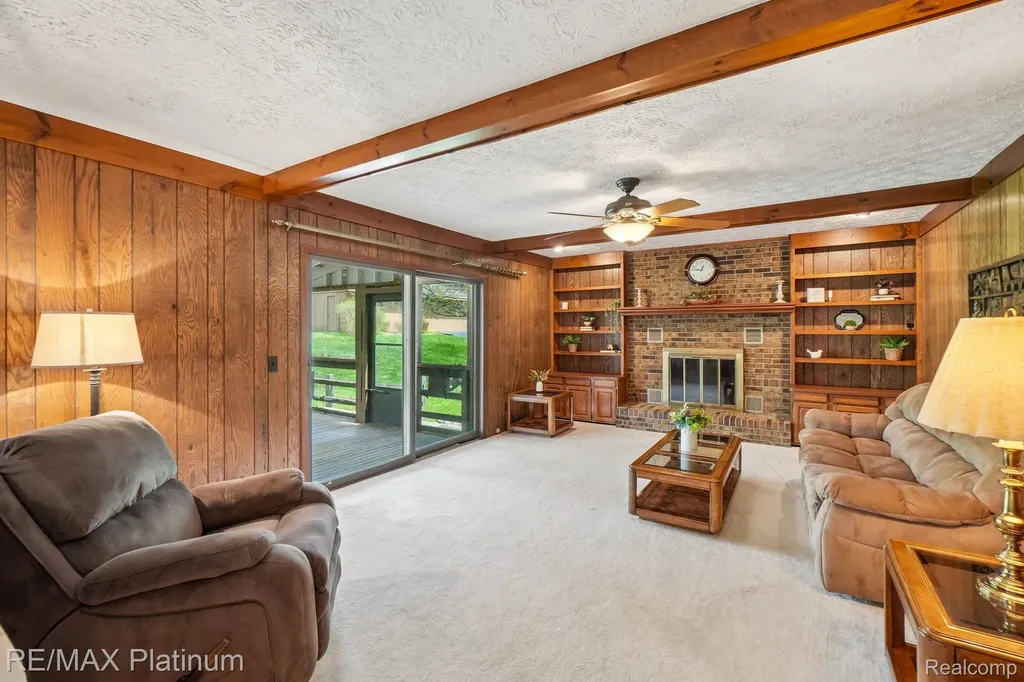 555 Crawford Farm Lane Milford Charter Township MI 48380
