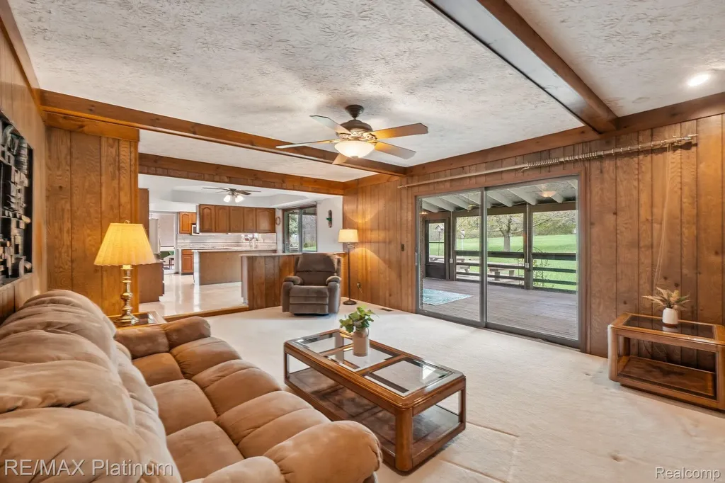 555 Crawford Farm Lane Milford Charter Township MI 48380