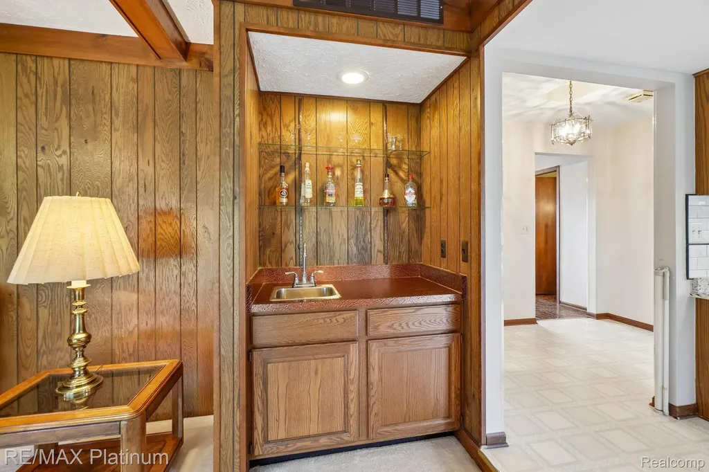 555 Crawford Farm Lane Milford Charter Township MI 48380