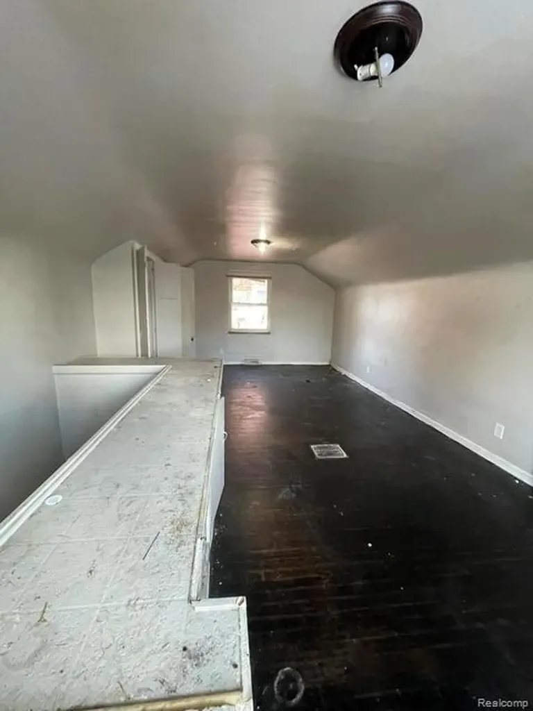 9205 Mckinney Street Detroit City MI 48224