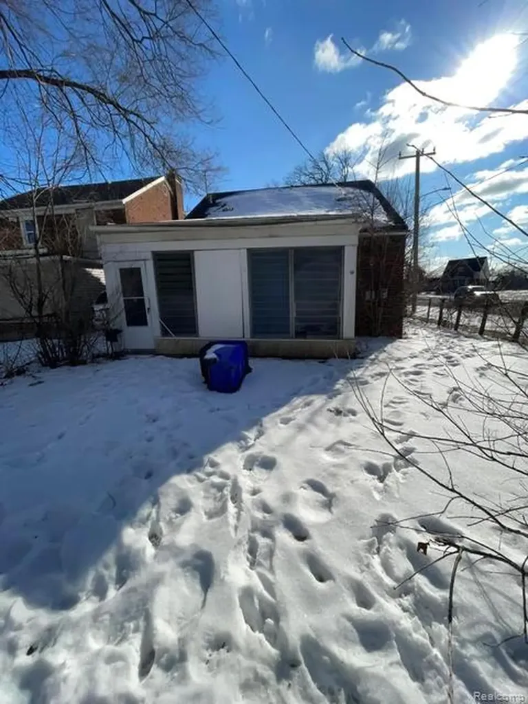 9205 Mckinney Street Detroit City MI 48224