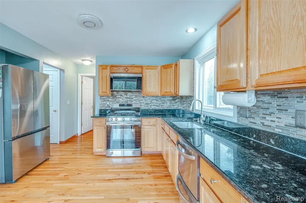 43470 Algonquin Drive Novi City MI 48375