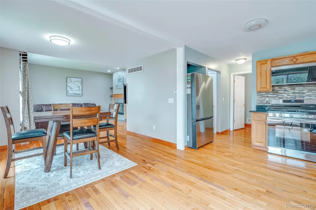 43470 Algonquin Drive Novi City MI 48375