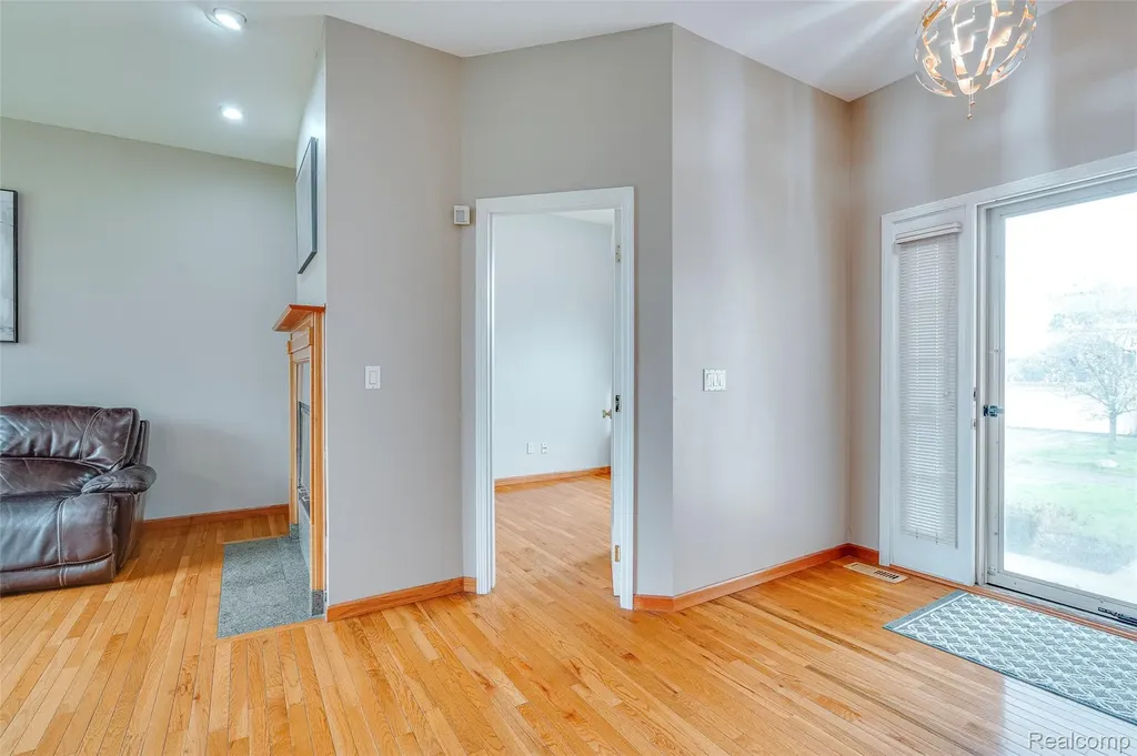 43470 Algonquin Drive Novi City MI 48375