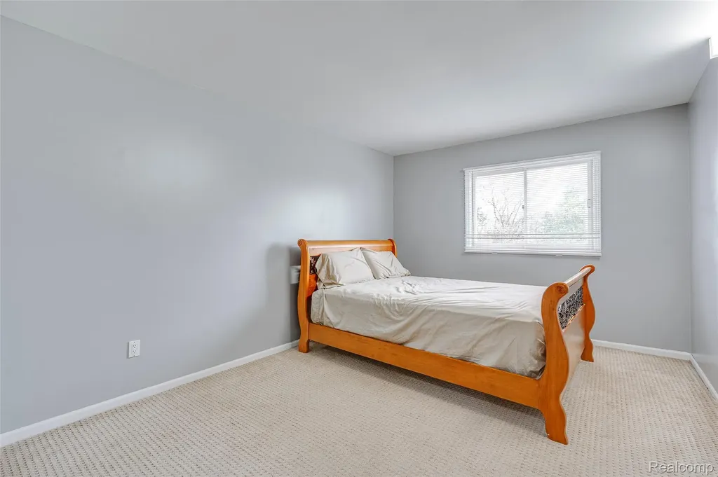 43470 Algonquin Drive Novi City MI 48375