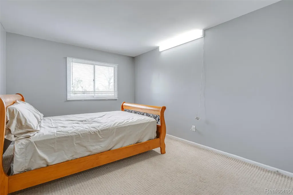 43470 Algonquin Drive Novi City MI 48375