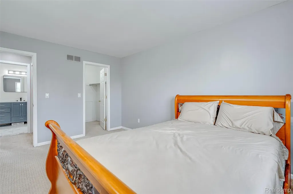 43470 Algonquin Drive Novi City MI 48375