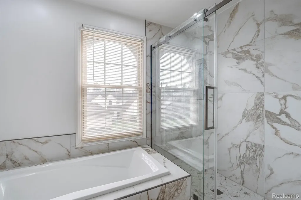 43470 Algonquin Drive Novi City MI 48375