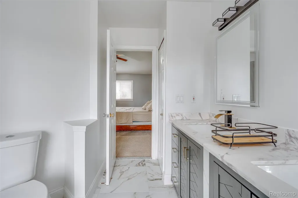 43470 Algonquin Drive Novi City MI 48375