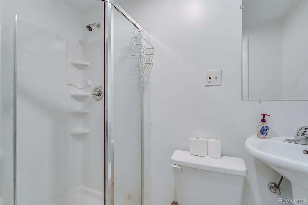 43470 Algonquin Drive Novi City MI 48375