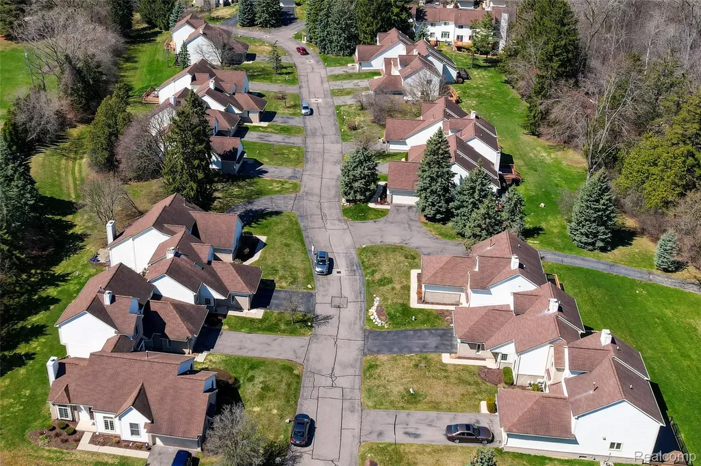 43470 Algonquin Drive Novi City MI 48375