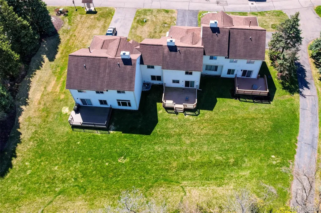 43470 Algonquin Drive Novi City MI 48375