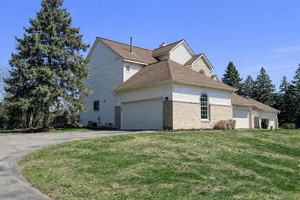 43470 Algonquin Drive Novi City MI 48375