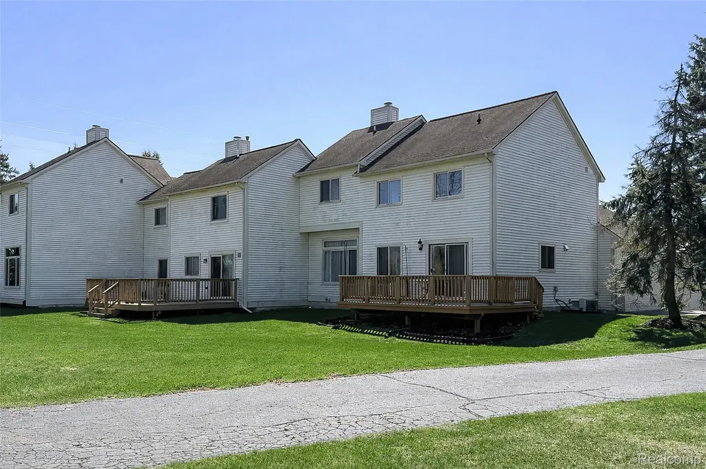 43470 Algonquin Drive Novi City MI 48375