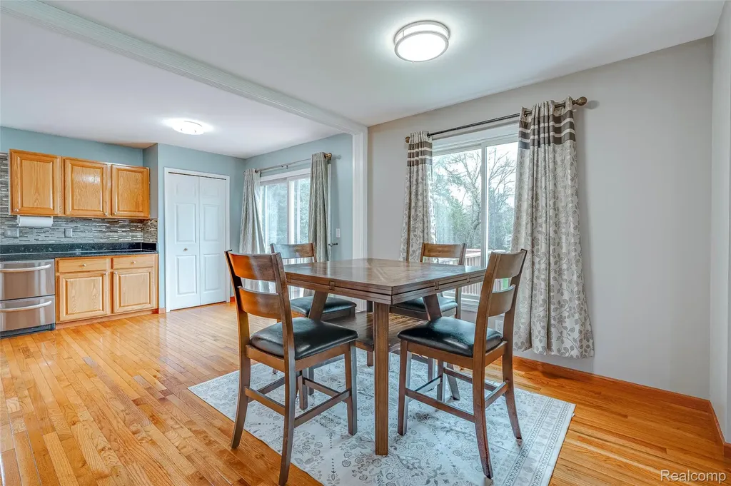 43470 Algonquin Drive Novi City MI 48375