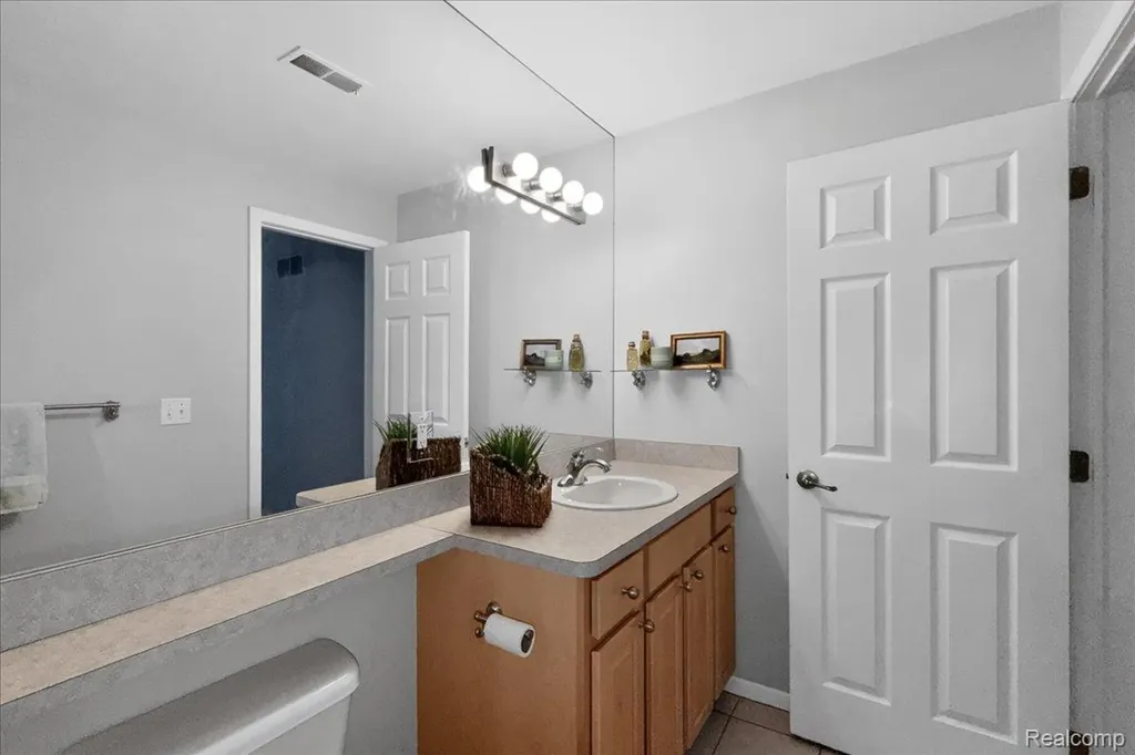 731 Amberly Drive Waterford Charter Township MI 48328
