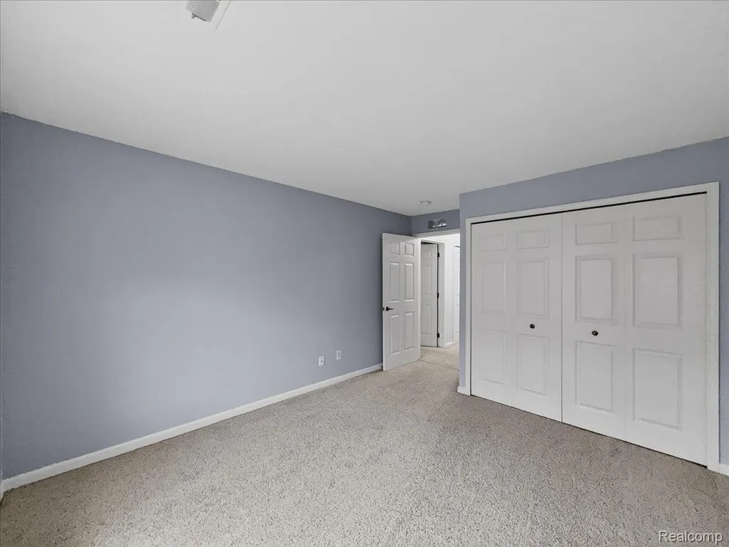 731 Amberly Drive Waterford Charter Township MI 48328